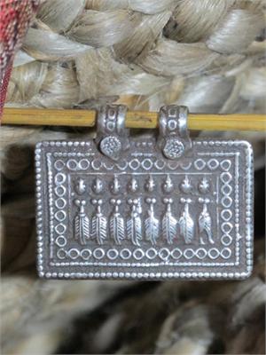 Old 7-Sisters Silver Symbolic Pendant Collectible