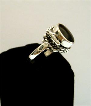 Poison Ring Onyx