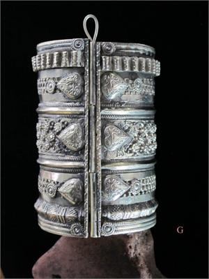 Vintage Kuchi Cuff with Pin and Hinge Style G