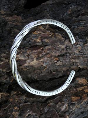 Twisted Cuff with Face ends