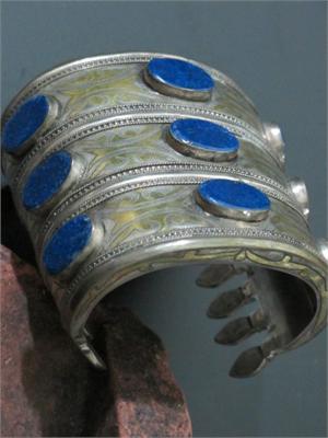 Vintage Lapis Lazuli Turkmen Bilezik Cuff Ornate Ends