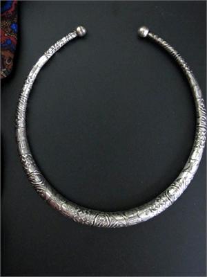 Single Band Incised Torc Necklace