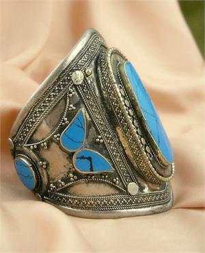 Kuchi Cuff Bracelet - Vintage Tribal jewelry Side View