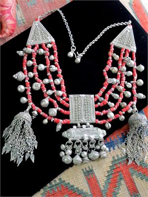 Handcrafted 1900