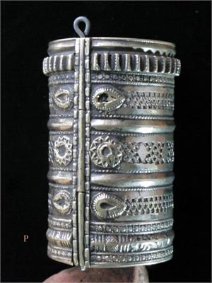 Vintage Kuchi Hinged Cuff with Pin Style P