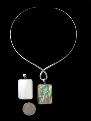 Reversible Pendant with US Quarter
