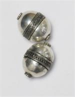 Price is for 2 beads